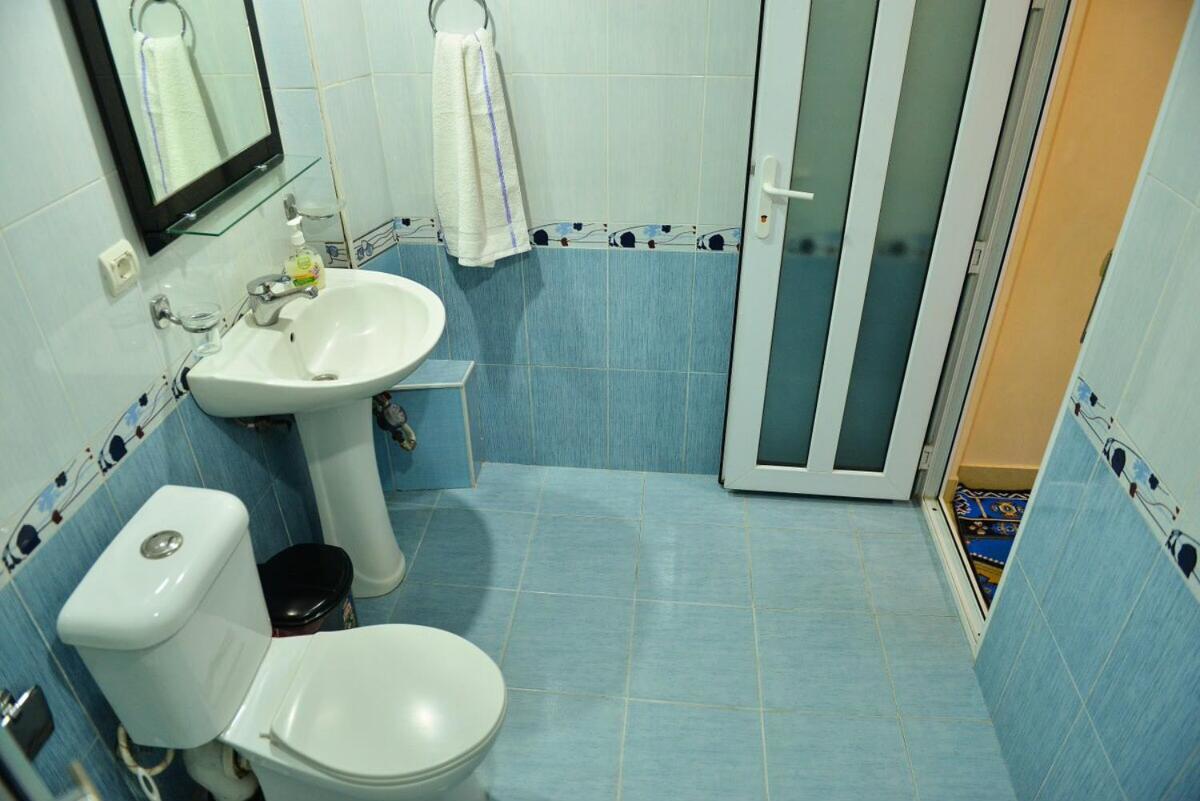 Marina Apartment Yerevan Bagian luar foto
