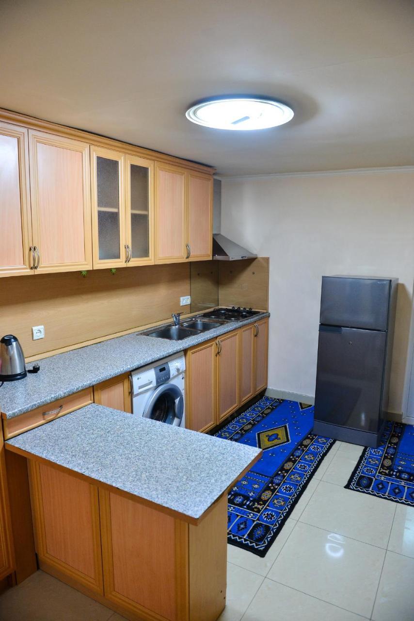 Marina Apartment Yerevan Bagian luar foto