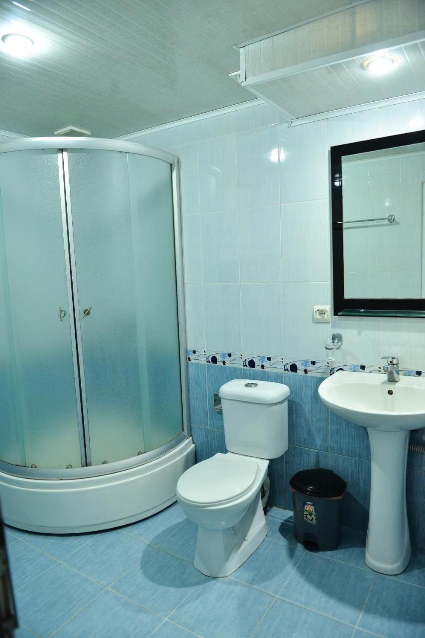 Marina Apartment Yerevan Bagian luar foto